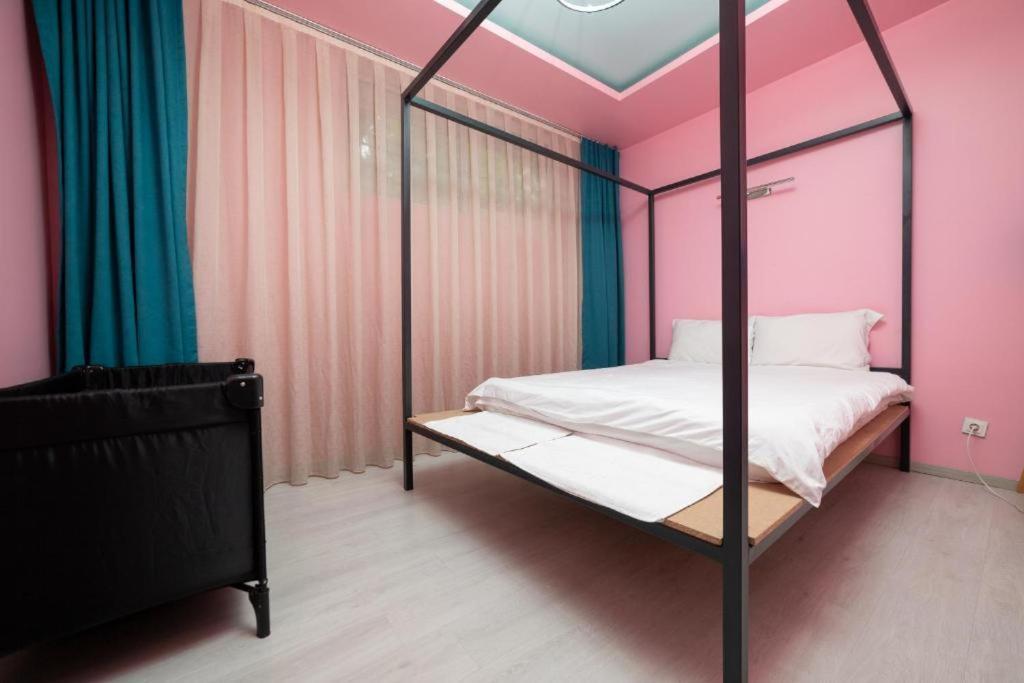 Hotel Gloria Ks Pristina Eksteriør billede