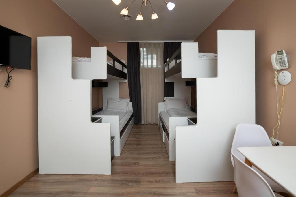 Hotel Gloria Ks Pristina Eksteriør billede